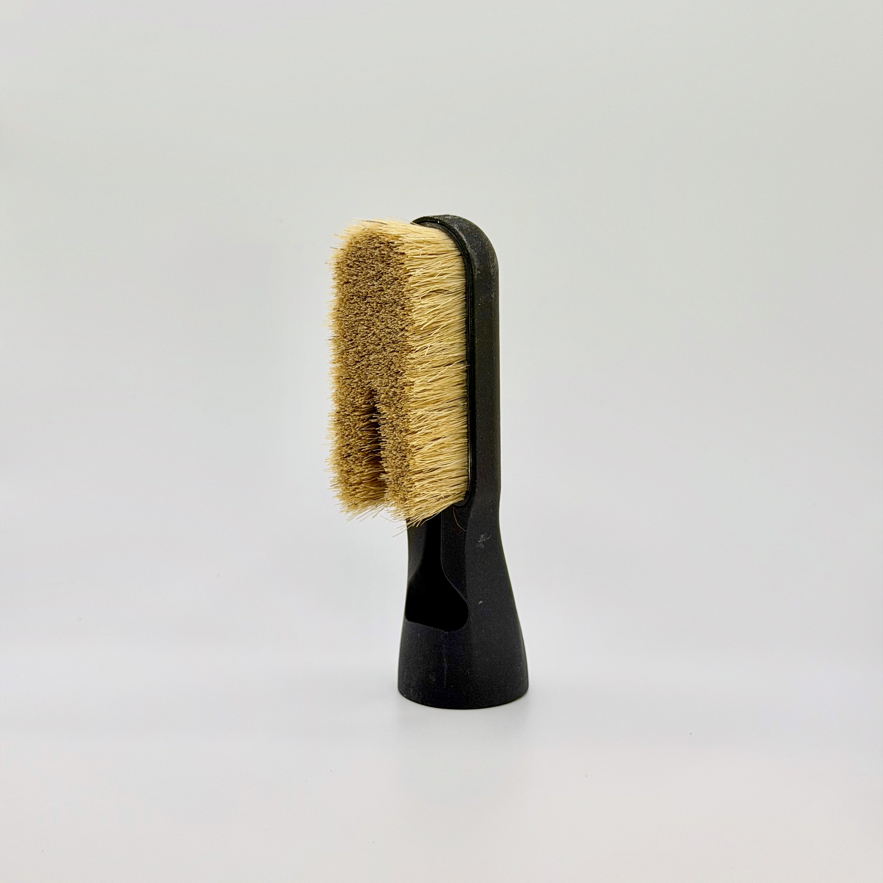 Chalk Blaster brush head with bristle matt black with custom air intake and U-shaped brush design. 
