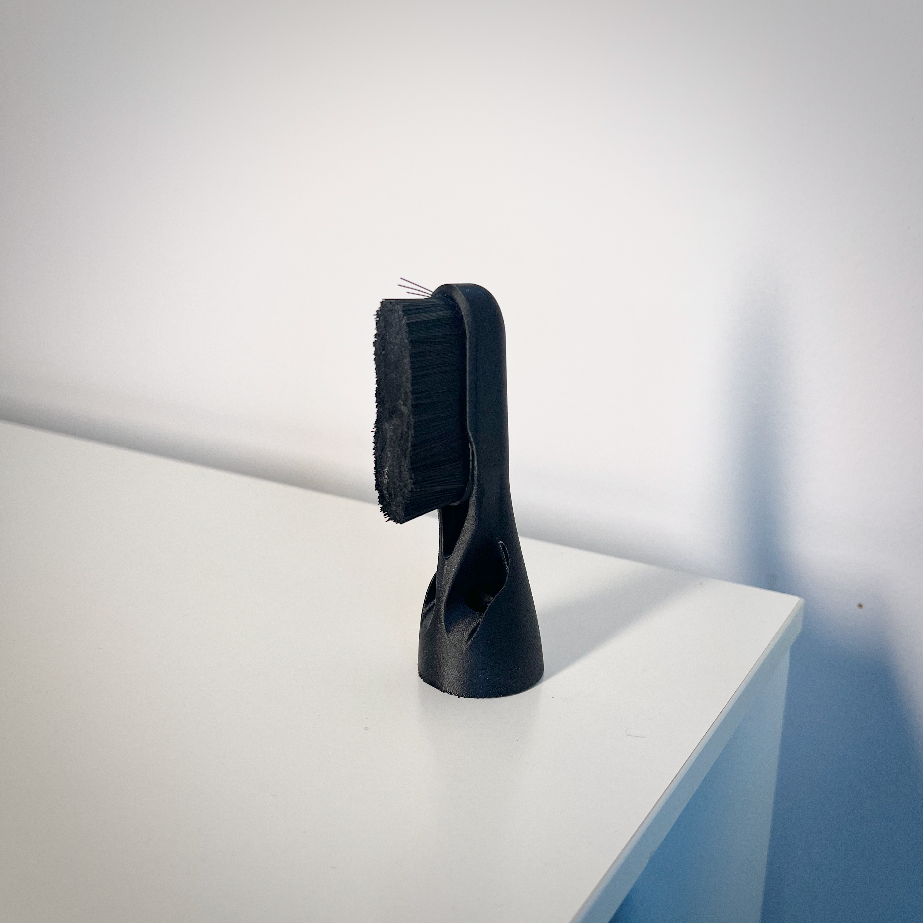 Precision brush head with bristle